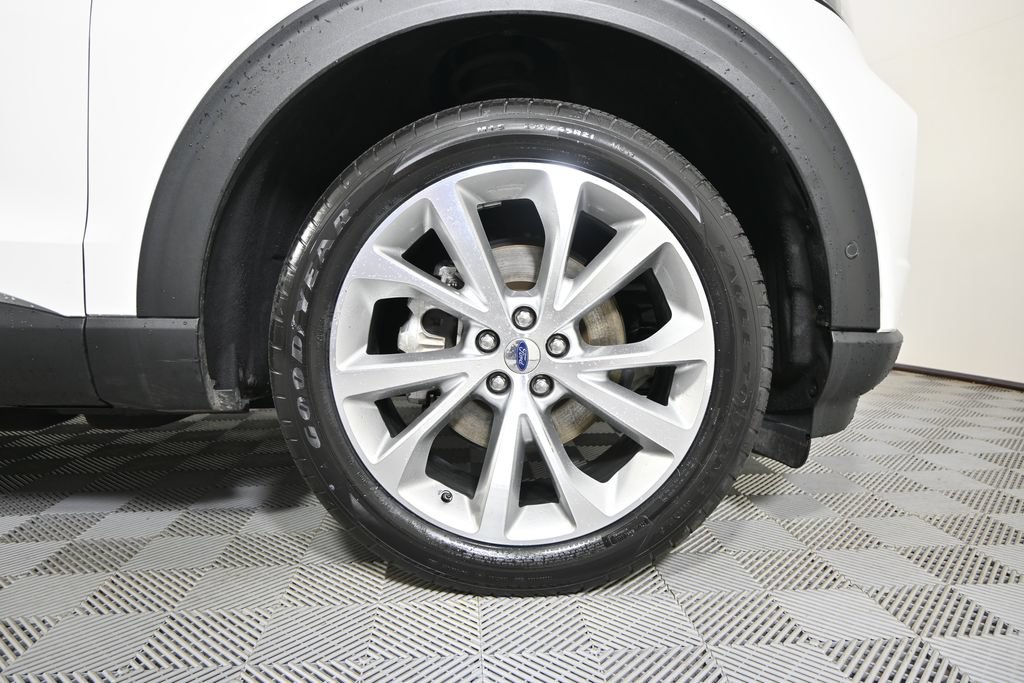 Used 2022 Ford Explorer Platinum w/ Equipment Group 601A AWD/4WD image 11
