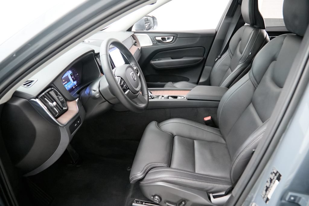 Certified 2023 Volvo XC60 T8 Ultimate w/ Climate Package AWD/4WD image 19
