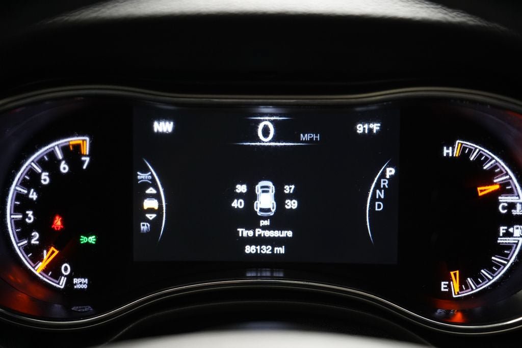 Used 2021 Jeep Grand Cherokee Limited w/ Premium Lighting Group AWD/4WD image 28