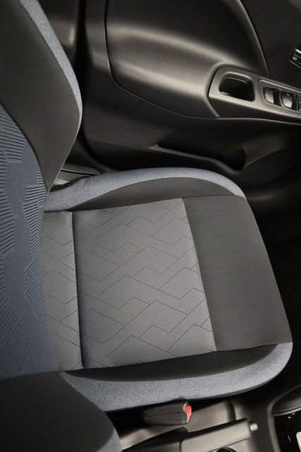 New 2025 Nissan Versa SV w/ Trunk Package FWD image 13