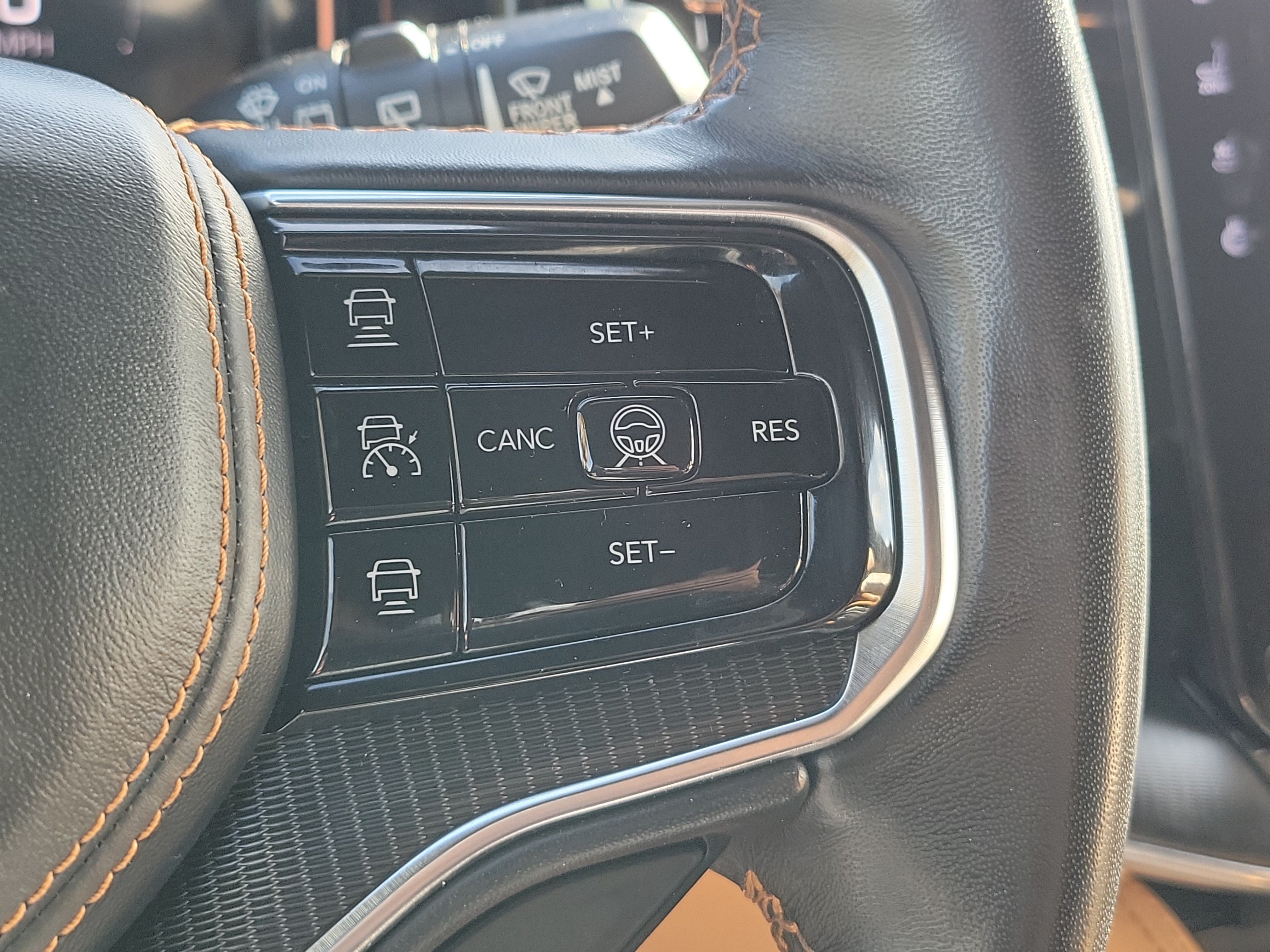 Used 2025 Jeep Grand Wagoneer Series III w/ Rear Seat Video Group 1 AWD/4WD image 38
