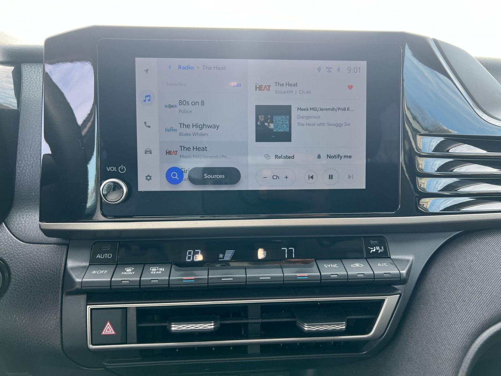 Used 2025 Toyota Camry LE image 18