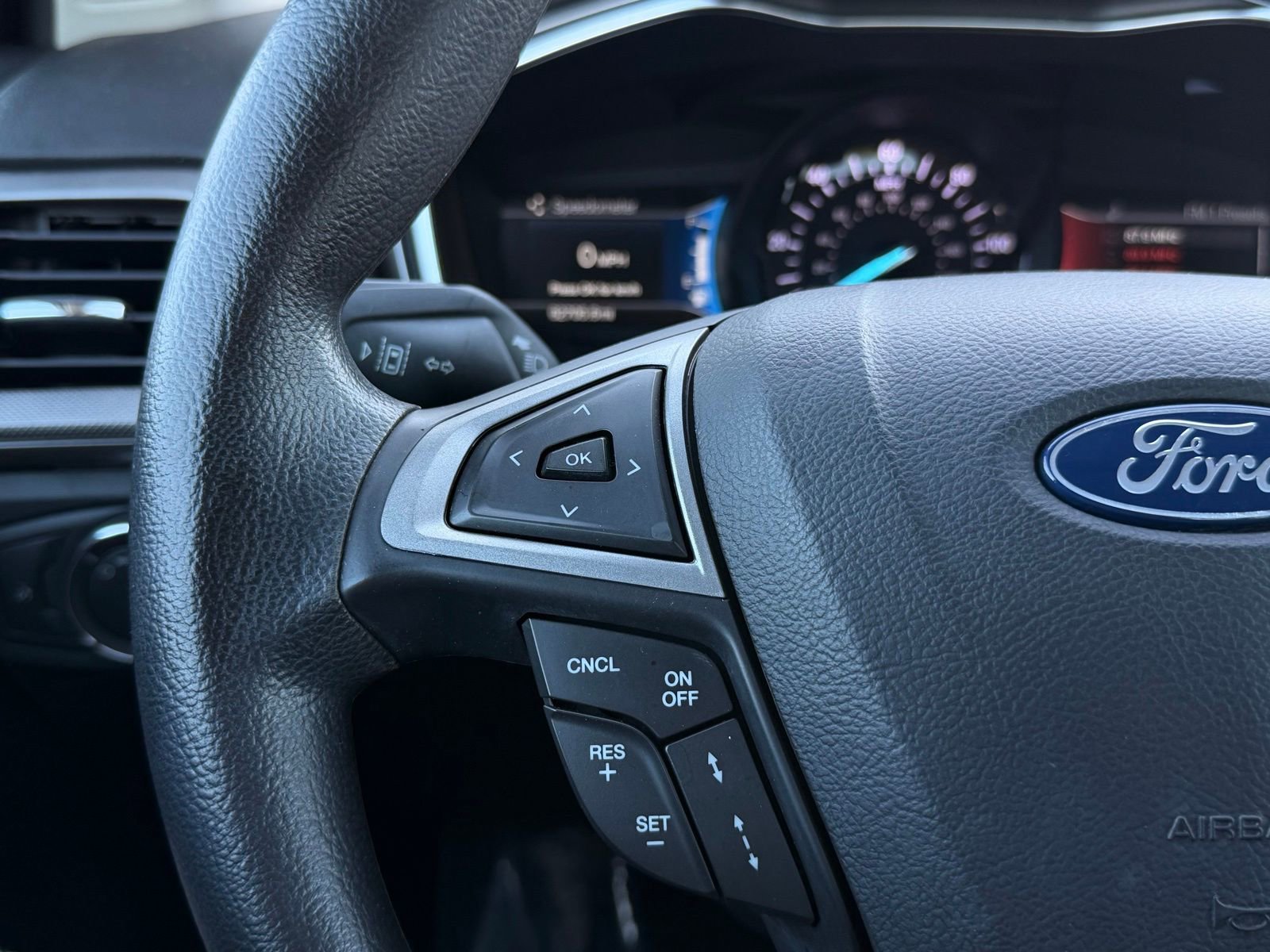 Used 2019 Ford Fusion SE image 30
