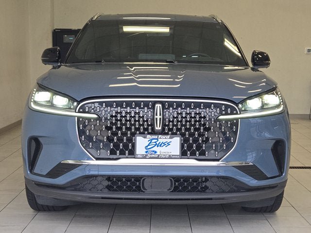 Used 2025 Lincoln Aviator Reserve w/ Equipment Group 201A AWD/4WD image 2