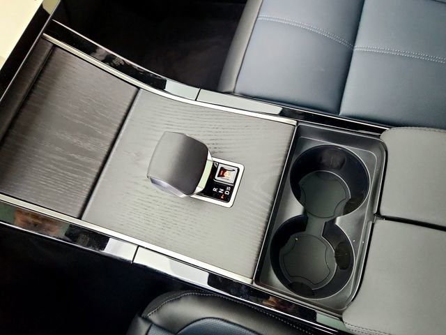 New 2026 Land Rover Range Rover Velar Dynamic SE image 26