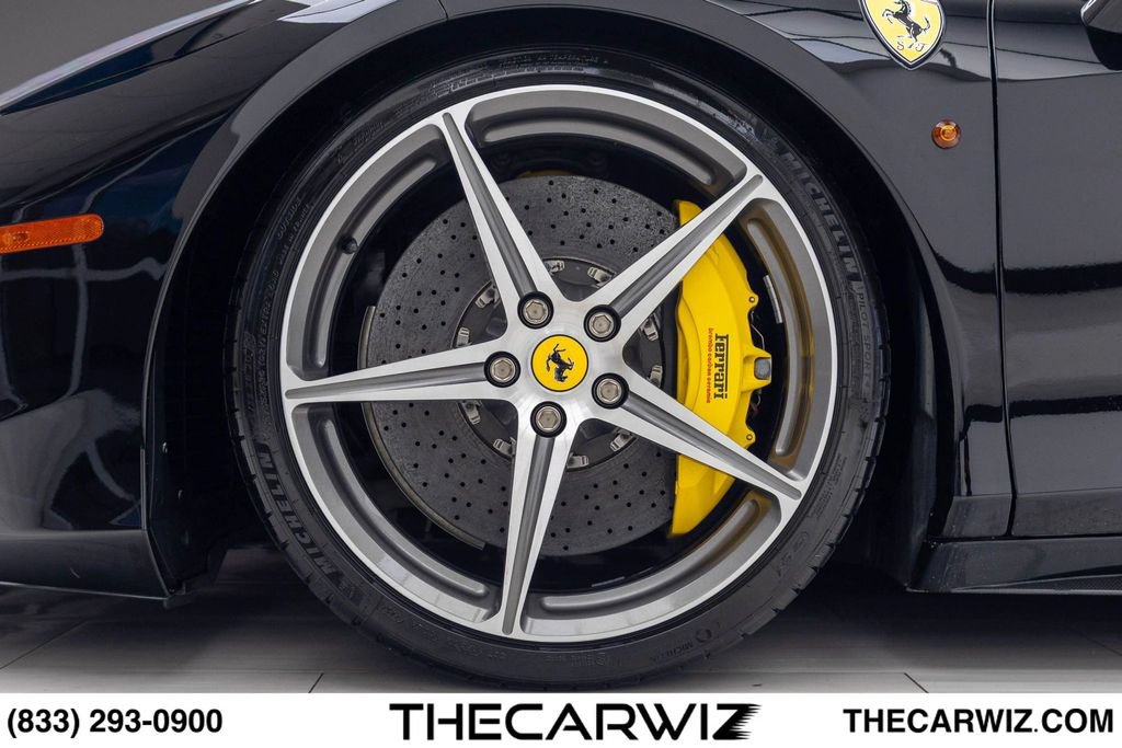 Used 2015 Ferrari 458 Spider RWD image 10