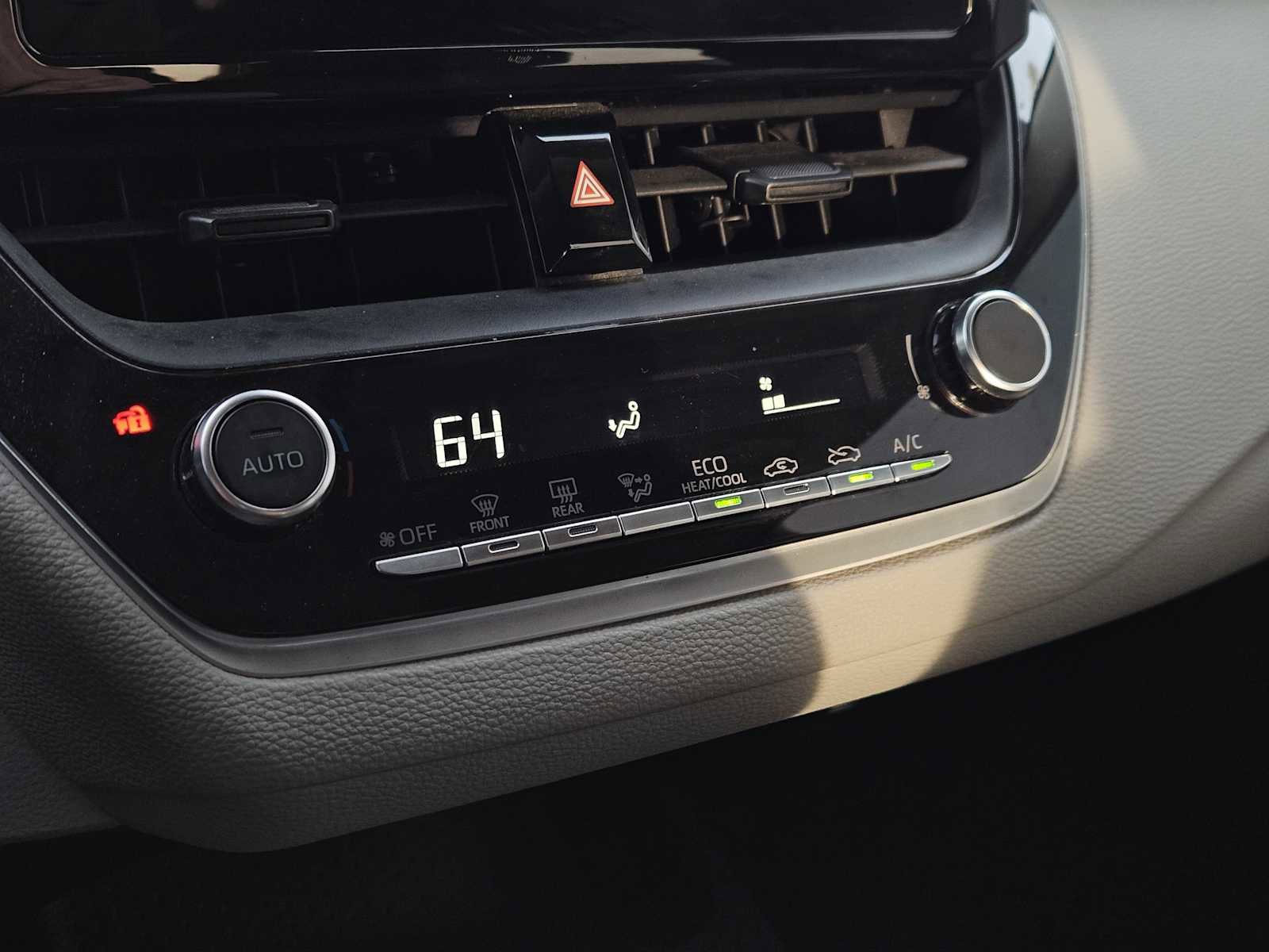 Used 2023 Toyota Corolla LE image 19