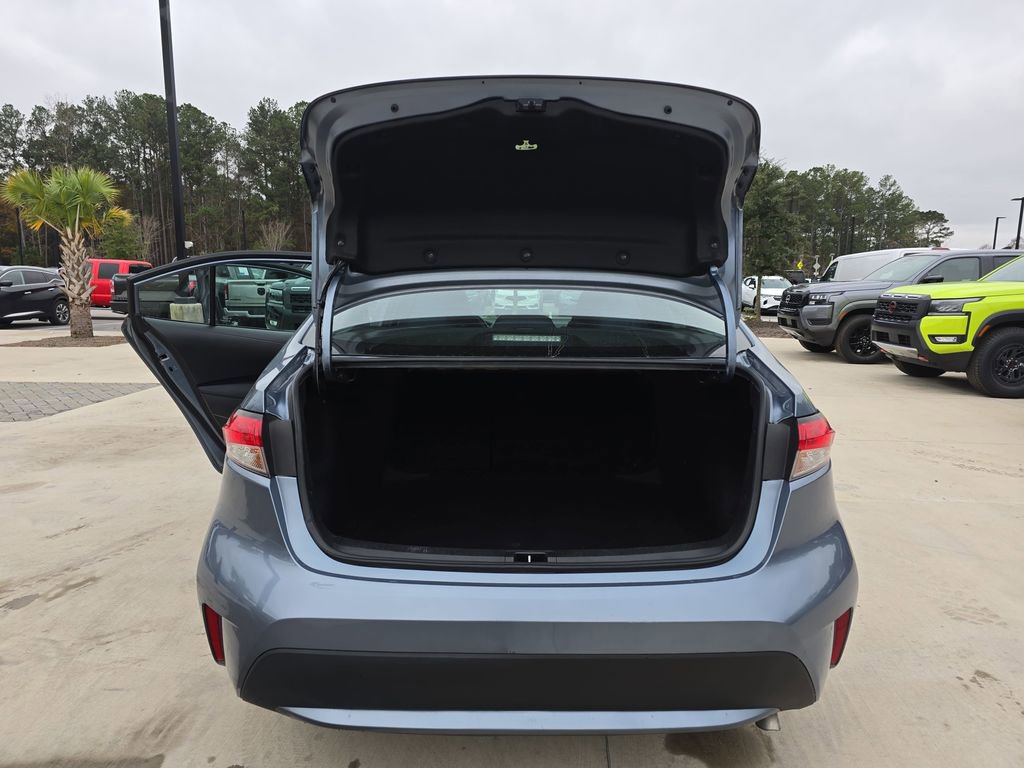 Used 2021 Toyota Corolla LE image 15