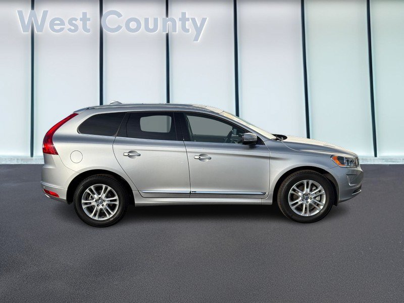 Used 2016 Volvo XC60 T5 Premier w/ Proximity Package FWD image 2