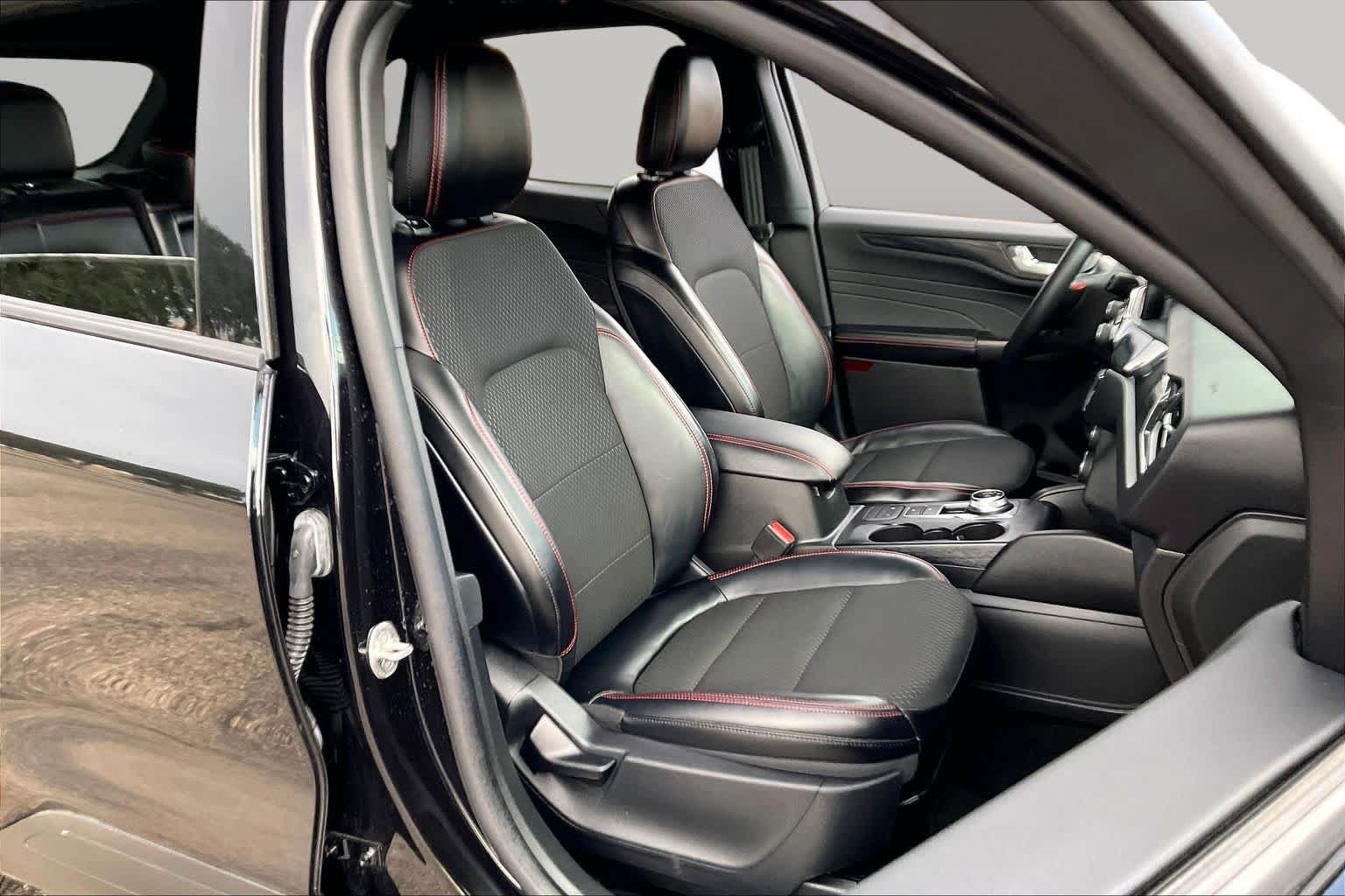 Used 2025 Ford Escape ST-Line FWD image 9