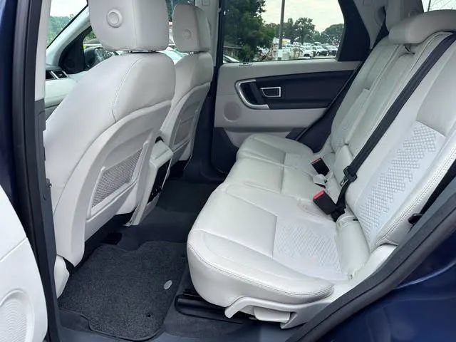 Used 2016 Land Rover Discovery Sport SE AWD/4WD image 20