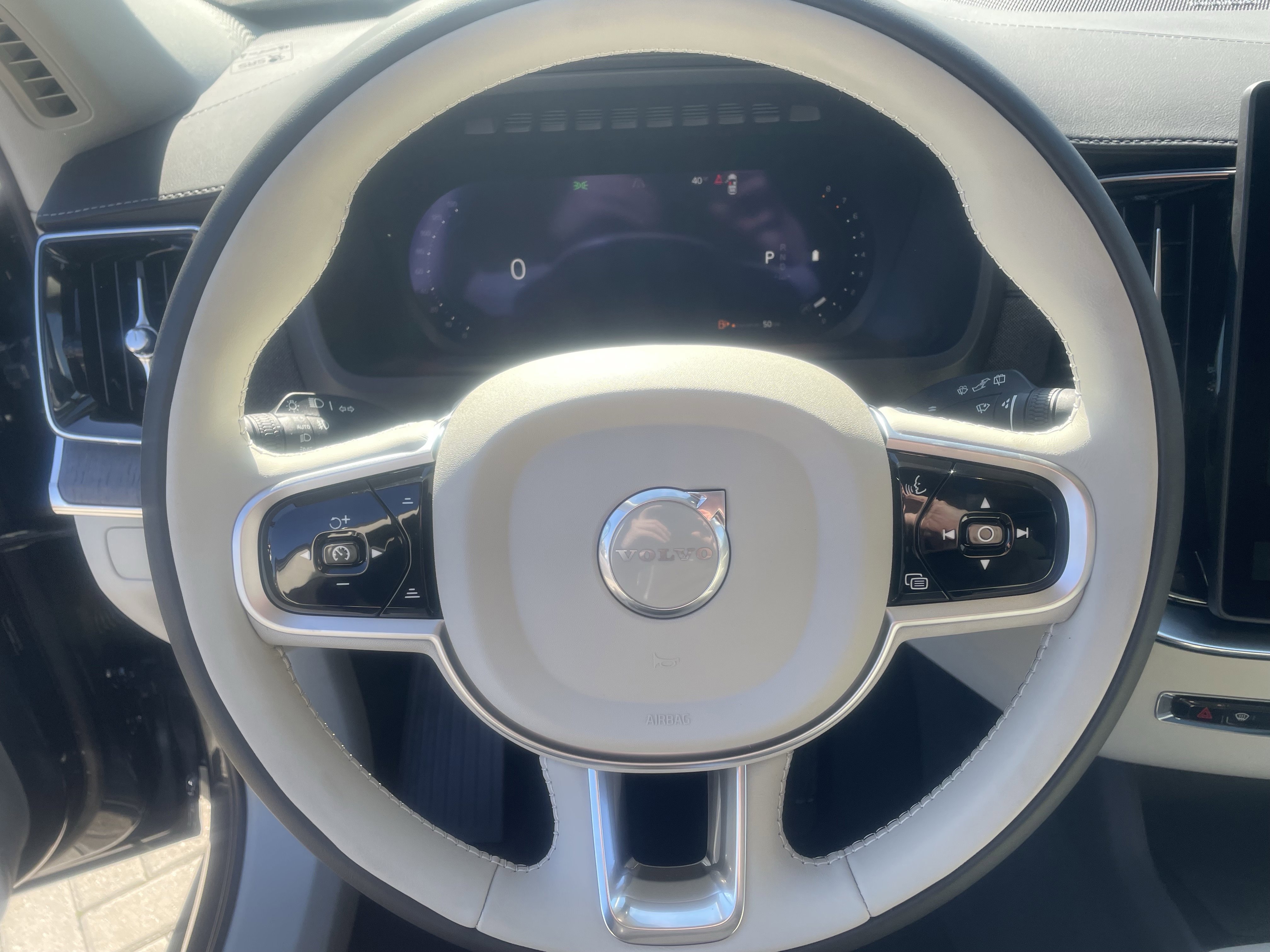 New 2026 Volvo XC90 B6 Ultra w/ Protection Package image 18