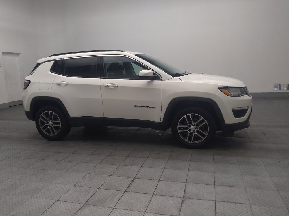 Used 2017 Jeep Compass Latitude w/ Cold Weather Group AWD/4WD image 11