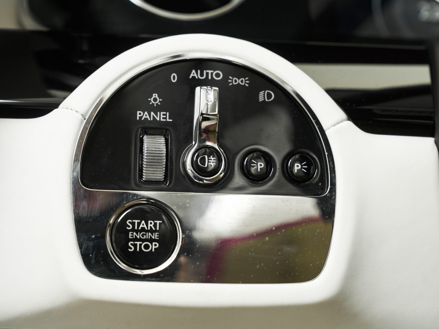 Certified 2024 Rolls-Royce Spectre w/ Spectre Launch Package image 47