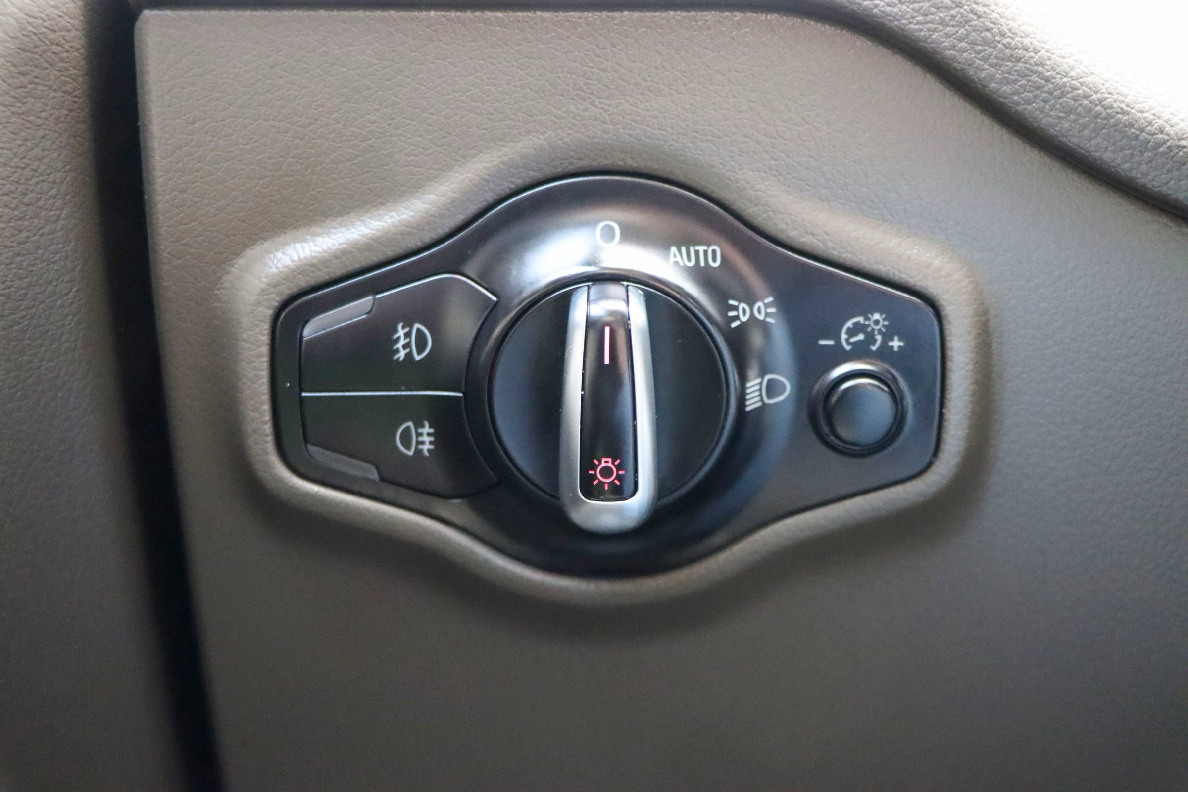 Used 2016 Audi Q5 2.0T Premium Plus w/ Technology Package image 31