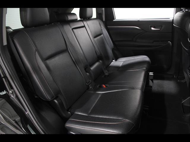 Used 2019 Toyota Highlander Limited AWD/4WD image 17
