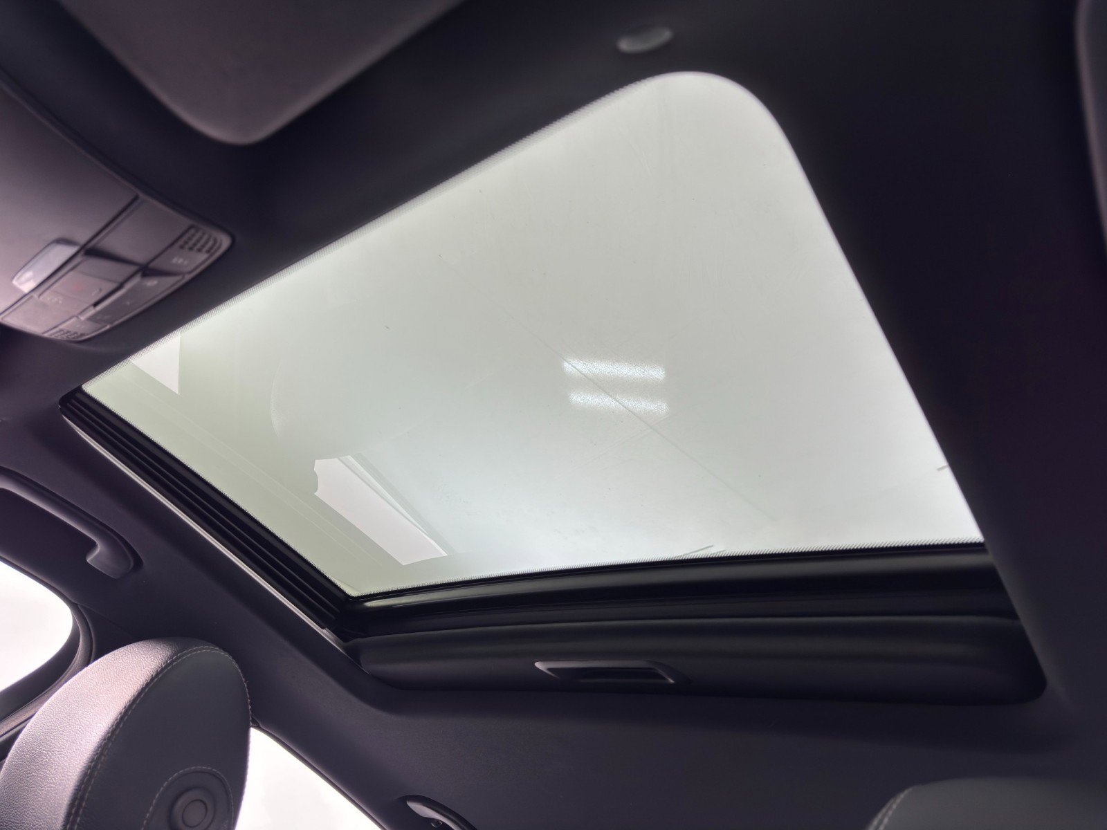 Used 2021 Mercedes-Benz E 350 Sedan w/ Premium Package image 11