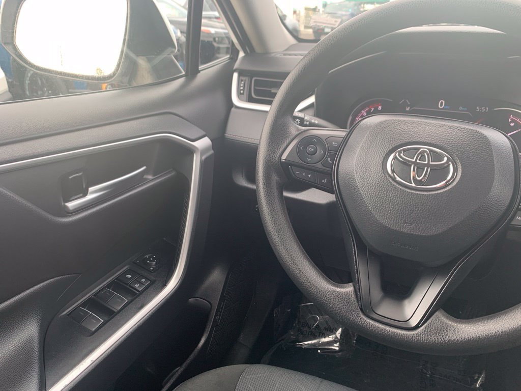 Used 2025 Toyota RAV4 XLE AWD/4WD image 10
