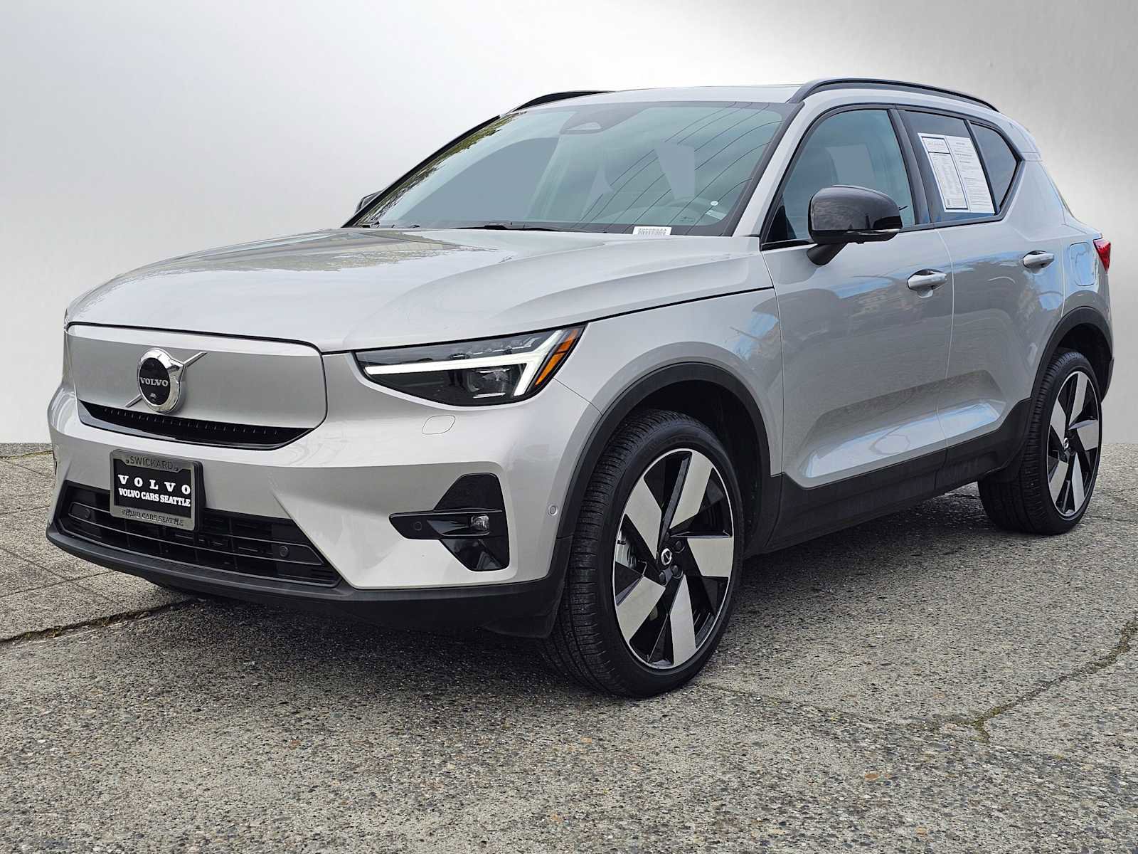 Certified 2023 Volvo XC40 Recharge Ultimate w/ Protection Package Premier image 7