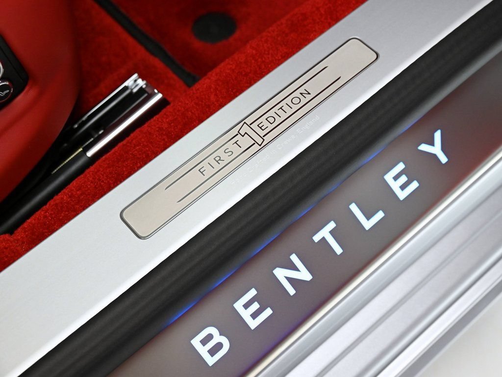 Used 2025 Bentley Flying Spur Plug-In Hybrid AWD/4WD image 22