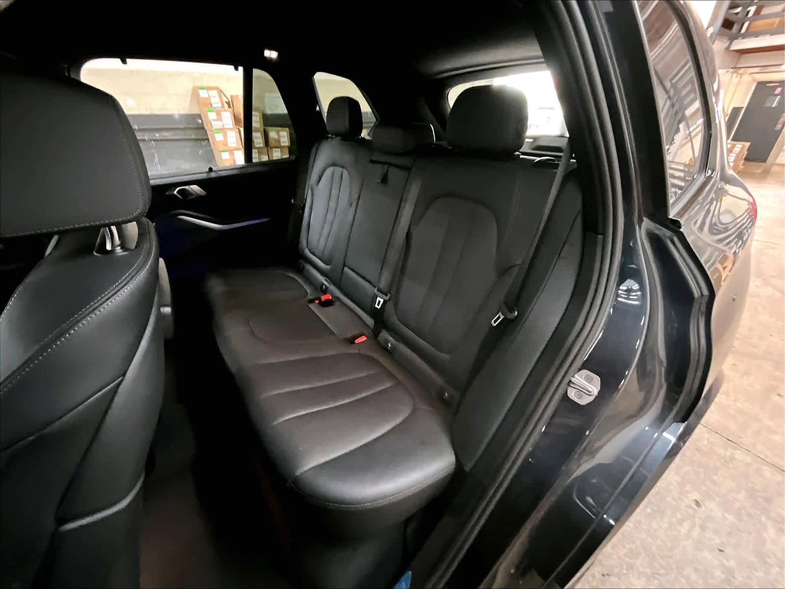Used 2022 BMW X5 M50i w/ Executive Package AWD/4WD image 28