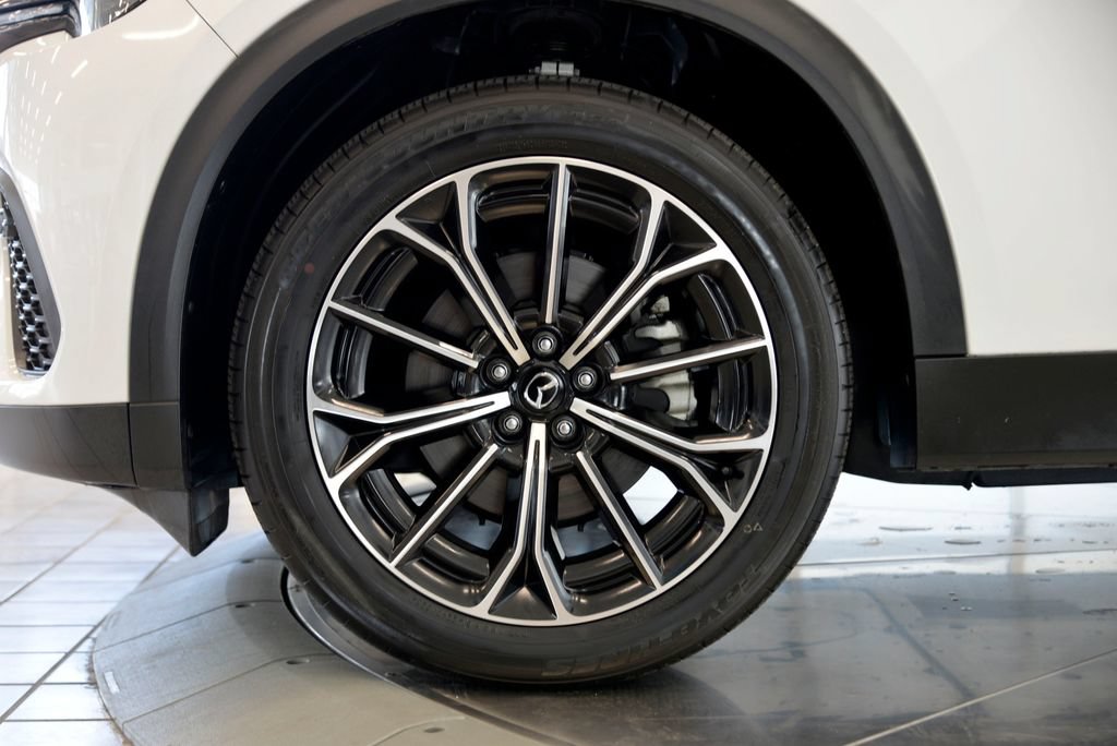 Certified 2025 MAZDA CX-70 Plug-In Hybrid w/ Premium Plus AWD/4WD image 10