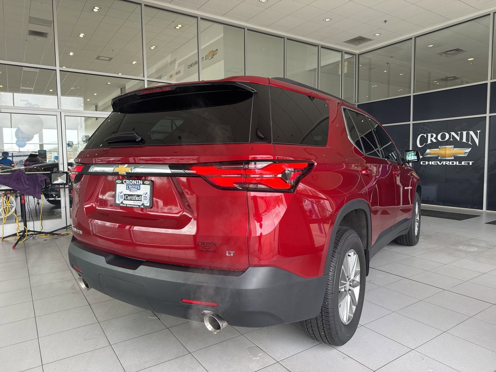 Used 2023 Chevrolet Traverse LT image 4
