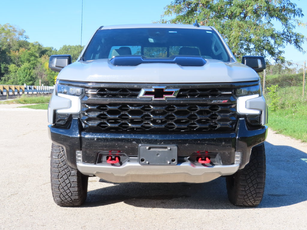 Used 2024 Chevrolet Silverado 1500 ZR2 w/ Technology Package AWD/4WD image 4