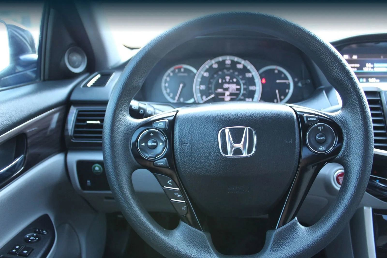 Used 2016 Honda Accord EX image 15