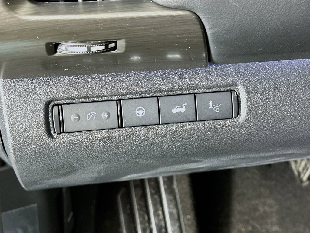 New 2025 Nissan Pathfinder Platinum image 15