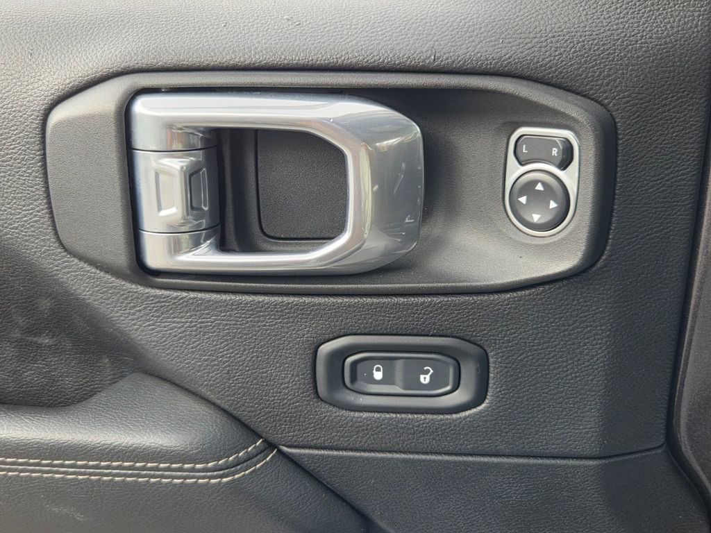 Used 2021 Jeep Wrangler Unlimited Sahara image 27