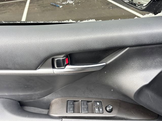 Used 2024 Toyota Camry SE image 12