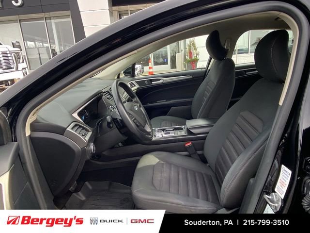 Used 2018 Ford Fusion SE w/ Fusion SE Technology Package image 22