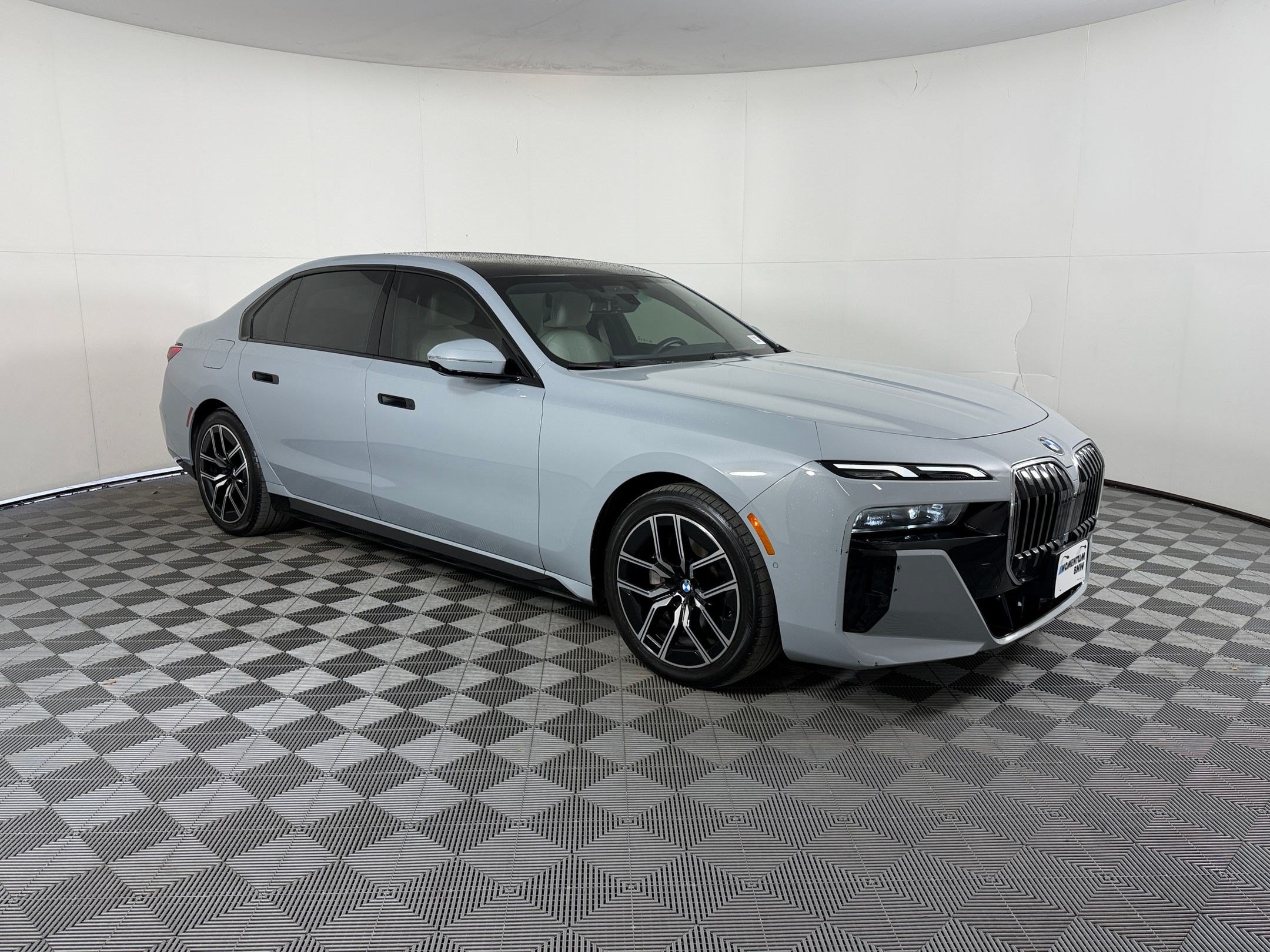 Certified 2024 BMW 740i xDrive AWD/4WD image 7