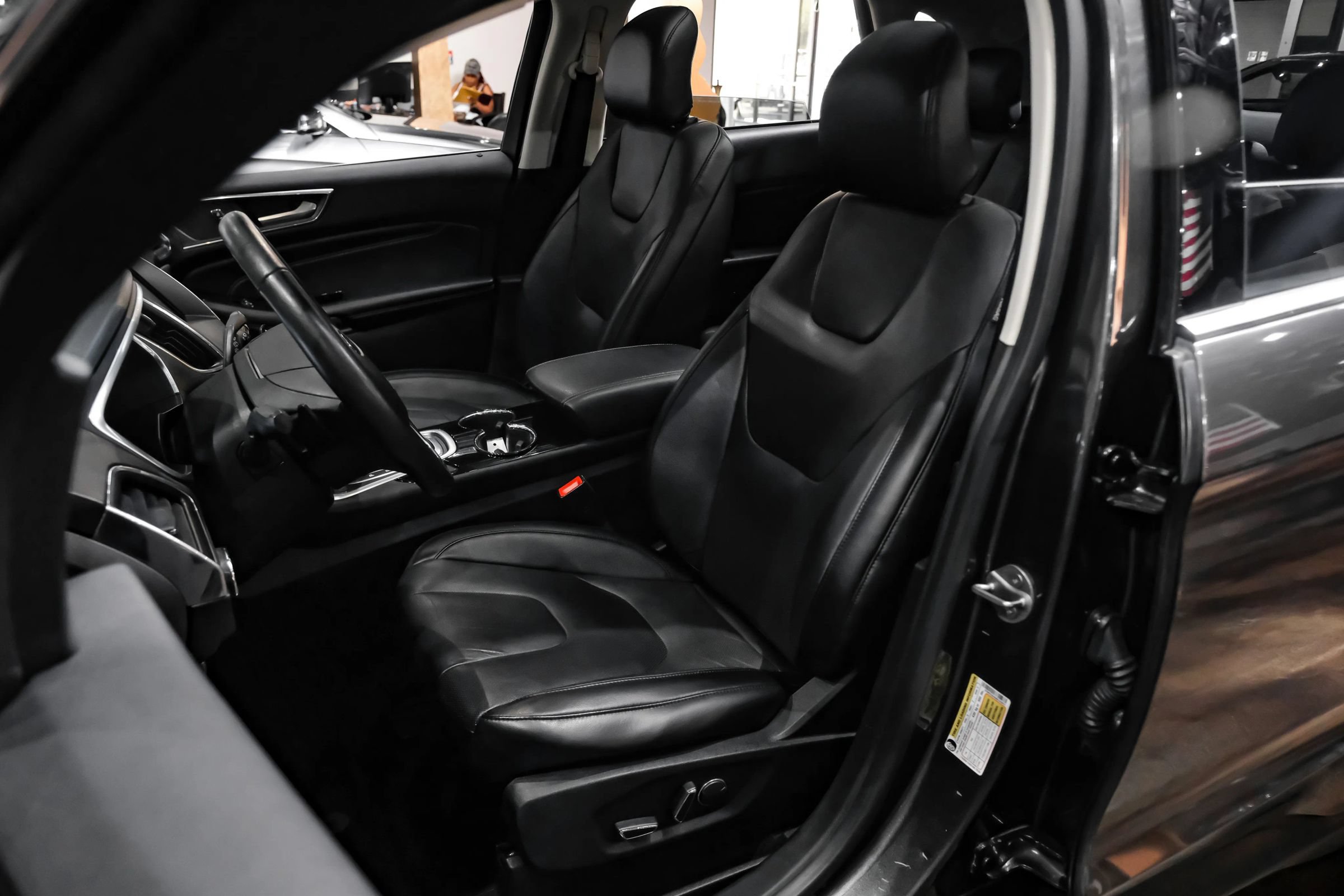 Used 2017 Ford Edge Titanium w/ Equipment Group 301A FWD image 42