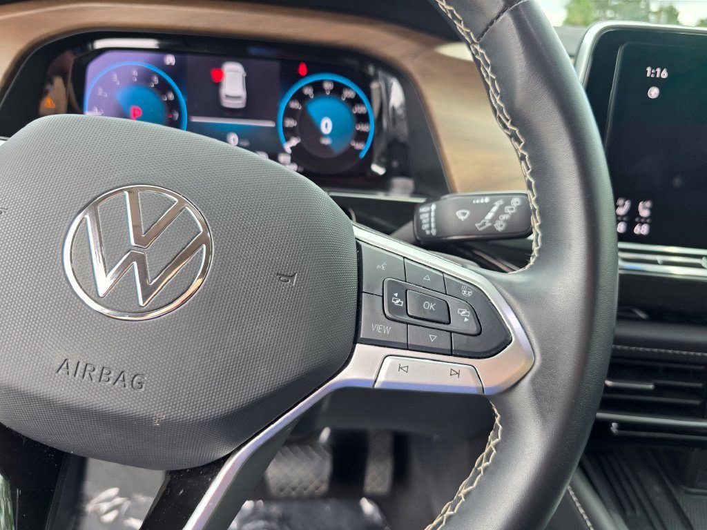 Used 2025 Volkswagen Atlas SE FWD image 19