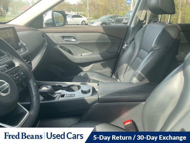 Certified 2021 Nissan Rogue SV w/ Premium Package image 13