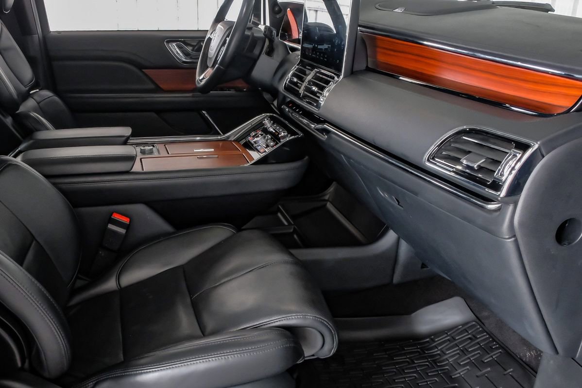 Used 2024 Lincoln Navigator Reserve AWD/4WD image 12