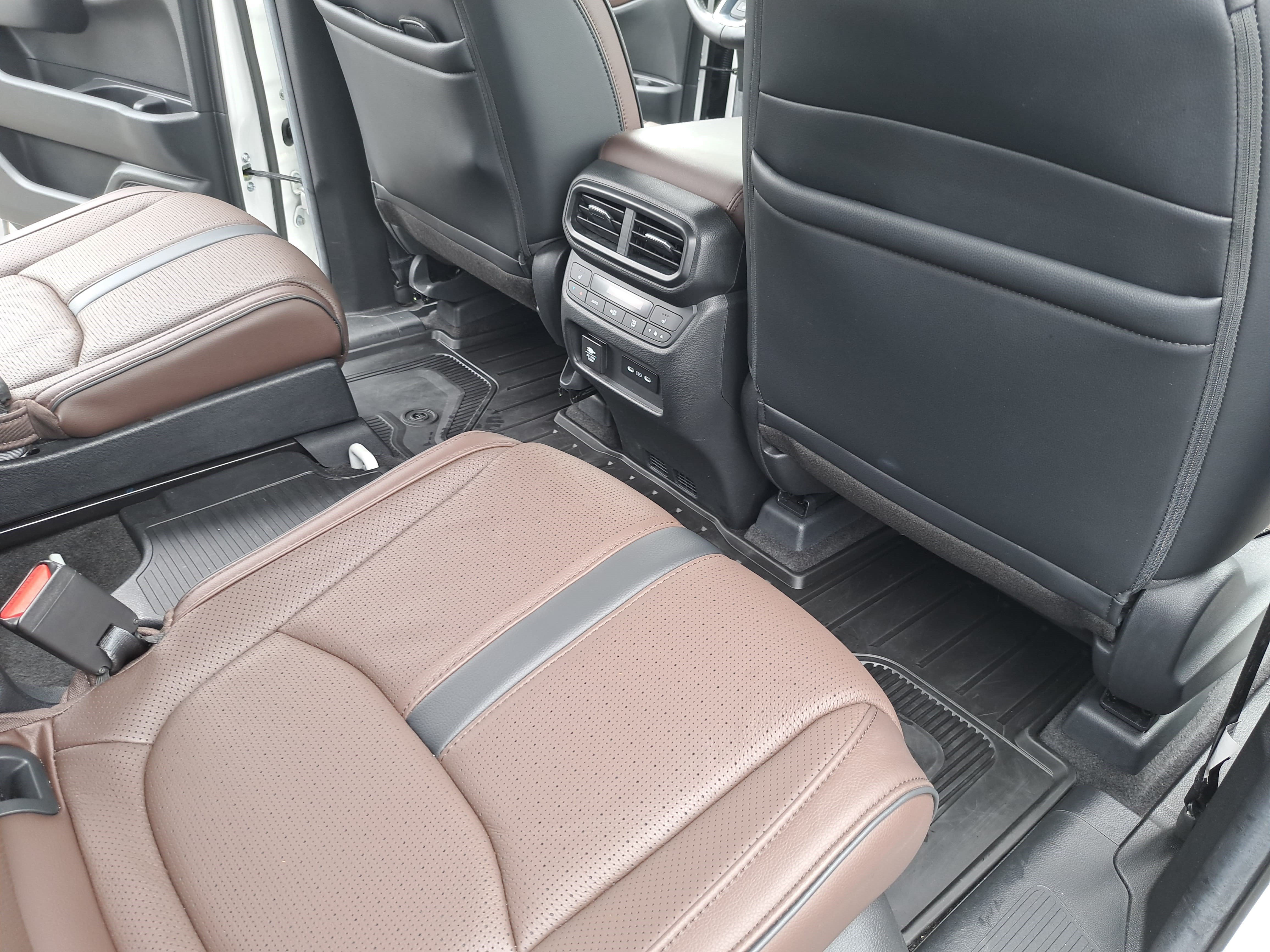 Used 2024 Honda Pilot Elite image 11