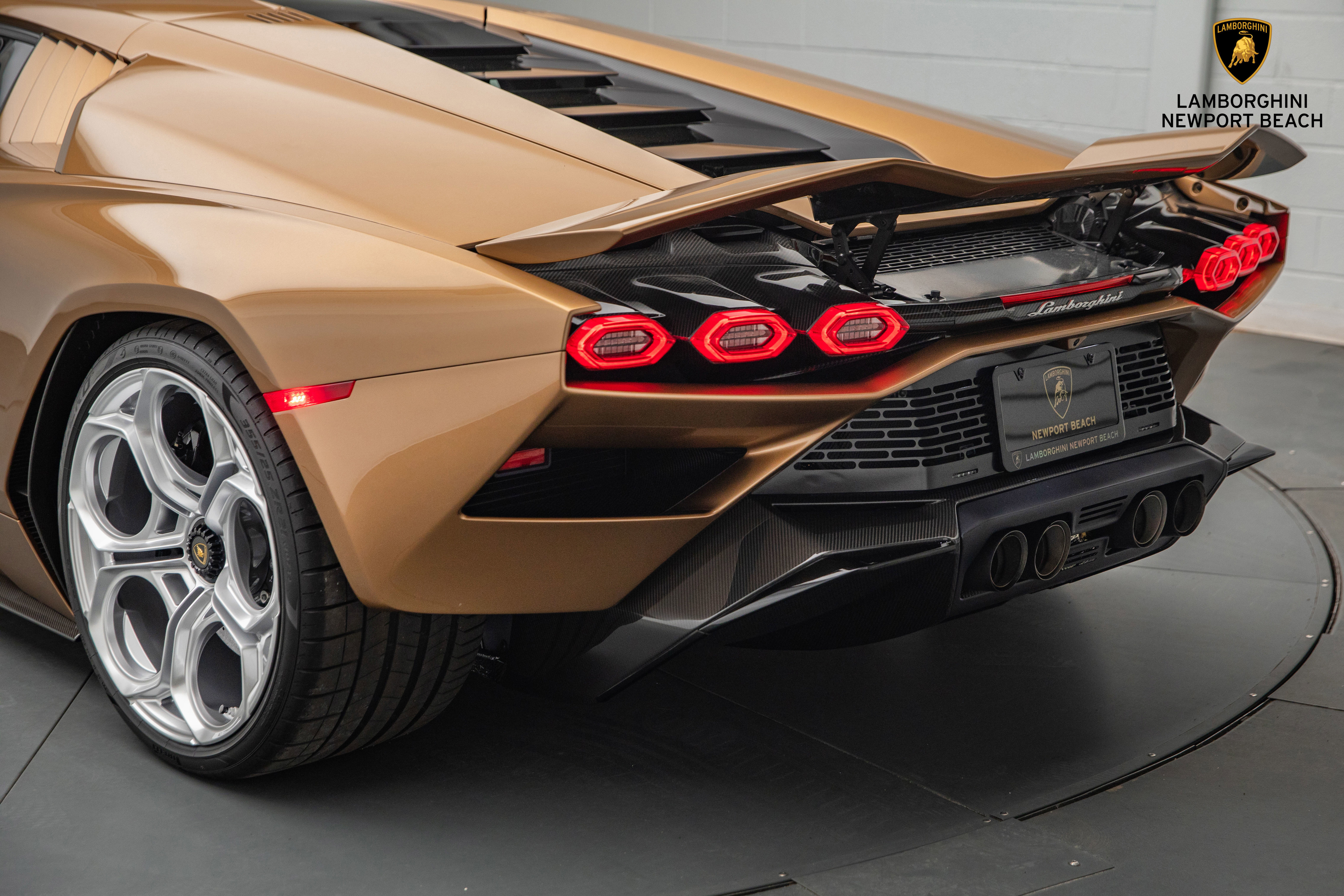 Used 2022 Lamborghini Aventador Countach image 16