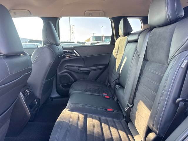 Used 2022 Mitsubishi Outlander SE AWD/4WD image 14