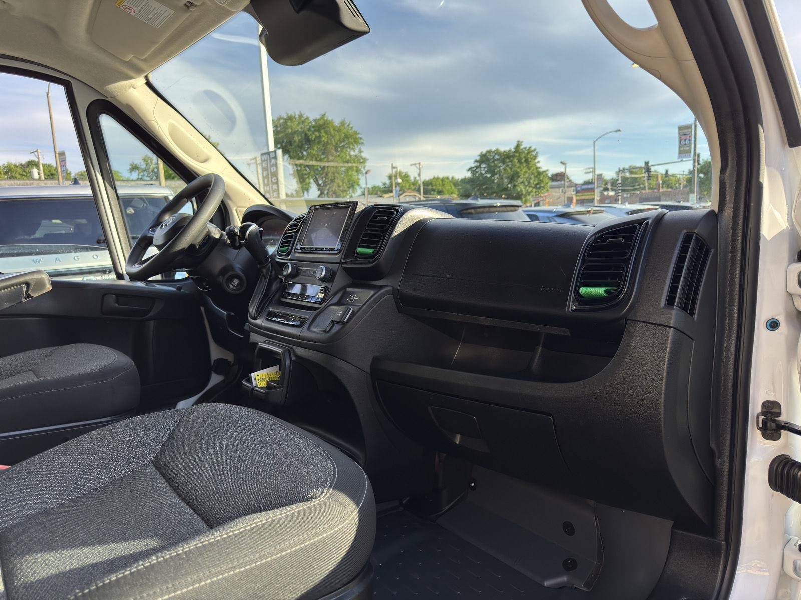Used 2025 RAM ProMaster 2500 w/ Convenience Group FWD image 25
