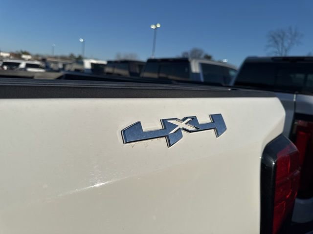 Used 2025 GMC Sierra 1500 SLT image 4