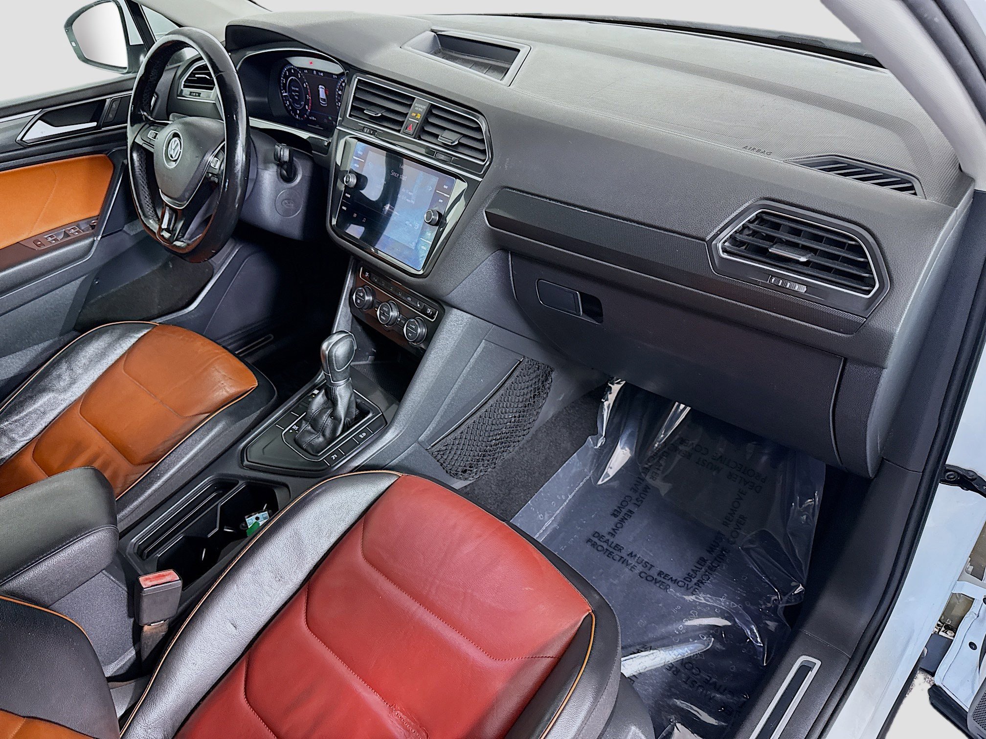 Used 2018 Volkswagen Tiguan SEL Premium image 30