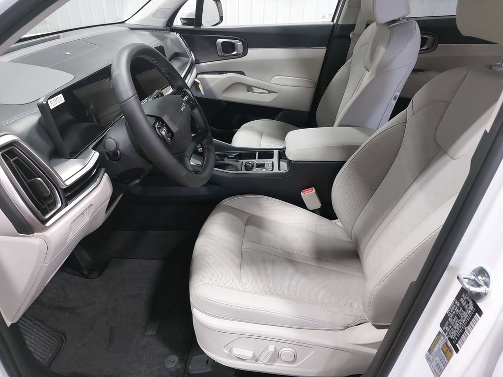 New 2026 Kia Sorento S w/ S Panoramic Sunroof Package FWD image 16