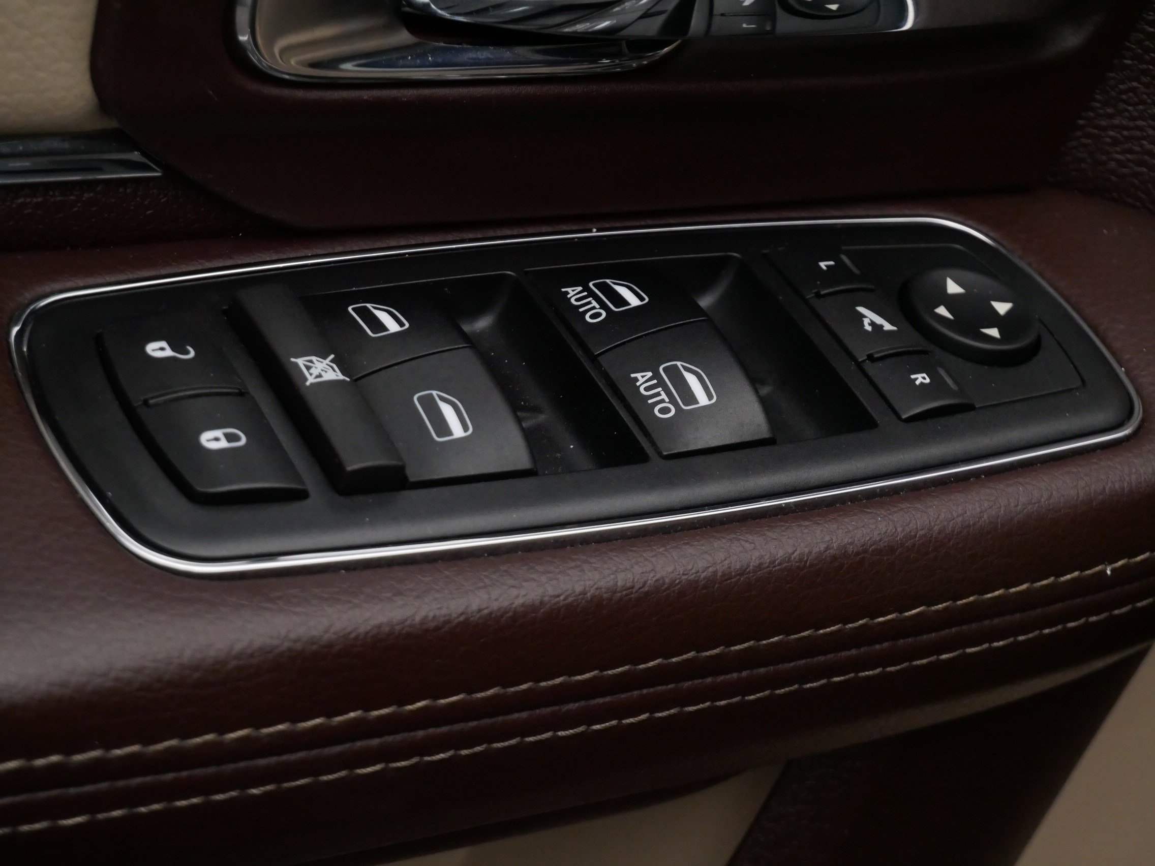 Used 2017 RAM 1500 Laramie w/ Convenience Group image 19