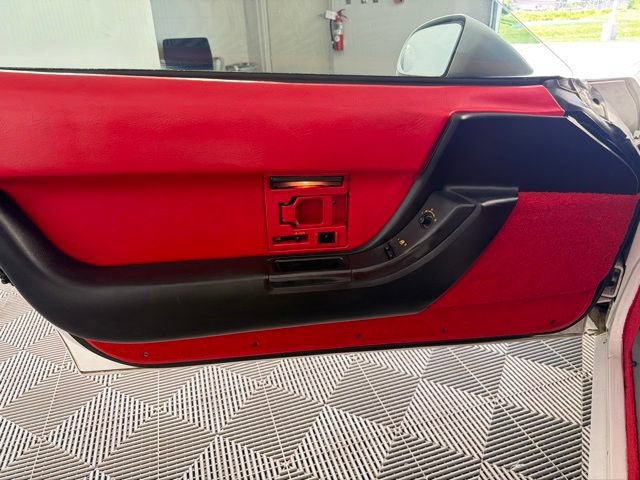 Used 1993 Chevrolet Corvette Coupe RWD image 5
