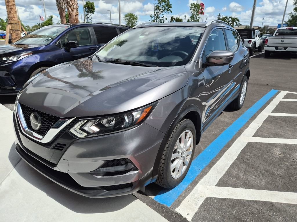 Used 2020 Nissan Rogue Sport SV image 1