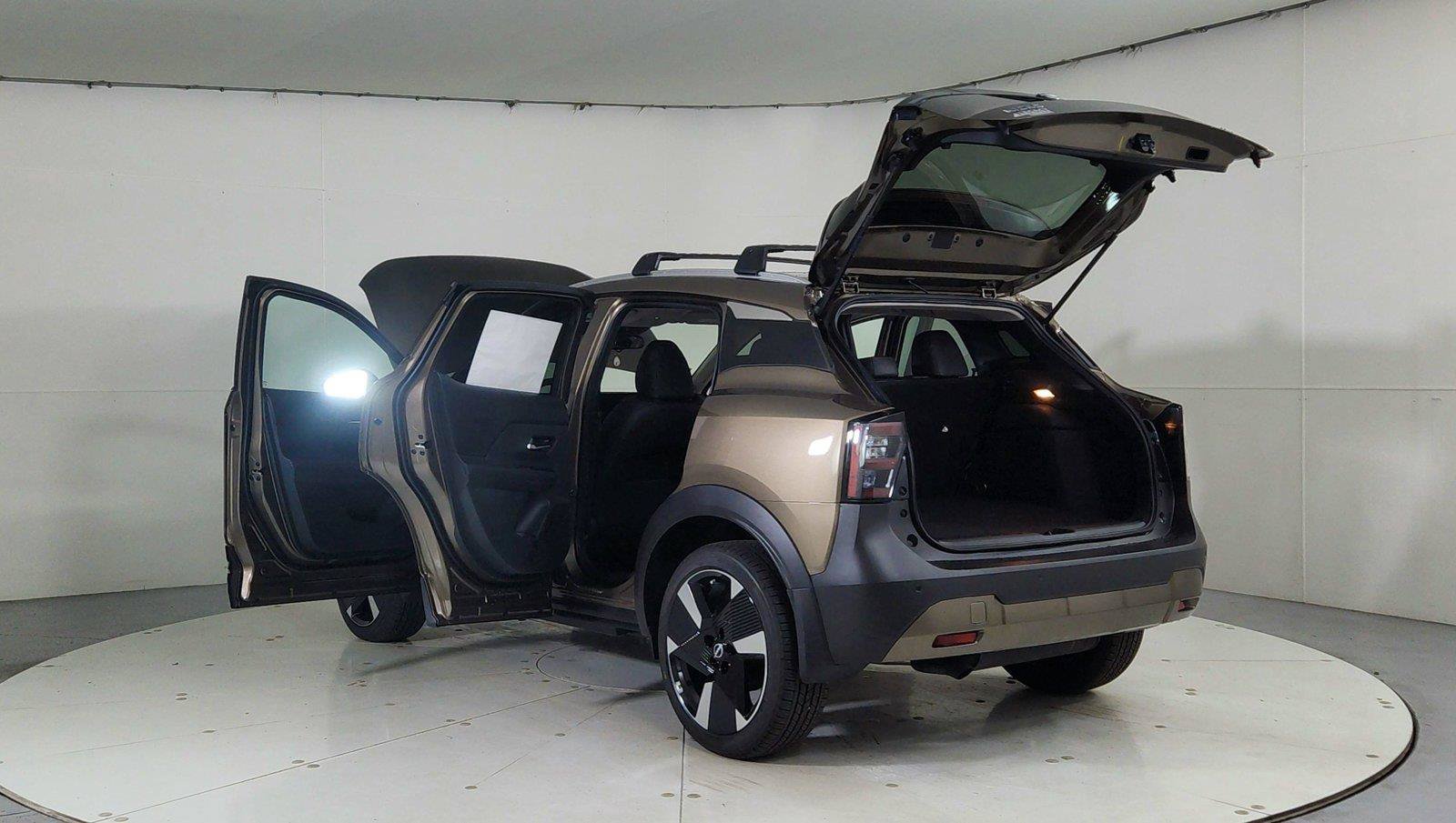 Used 2026 Nissan Kicks SR w/ Cold Weather Package AWD/4WD image 11