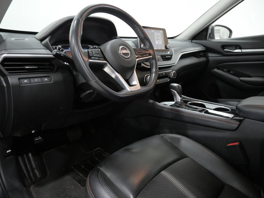 Used 2024 Nissan Altima 2.5 SR FWD image 10